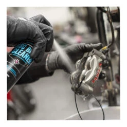 Muc-Off Disc Brake Cleaner -Motor Liefhebbers Winkel muc off disc brake cleaner 3